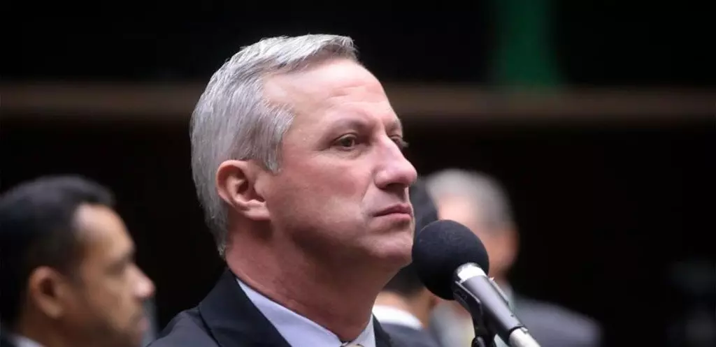 Deputado Sanderson apresenta projeto que pune omissão de autoridades em crises de segurança pública